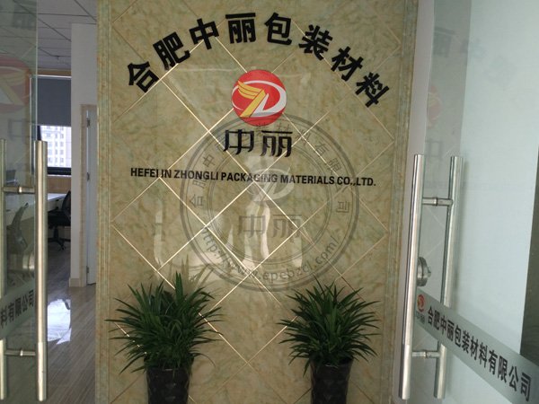 �������b